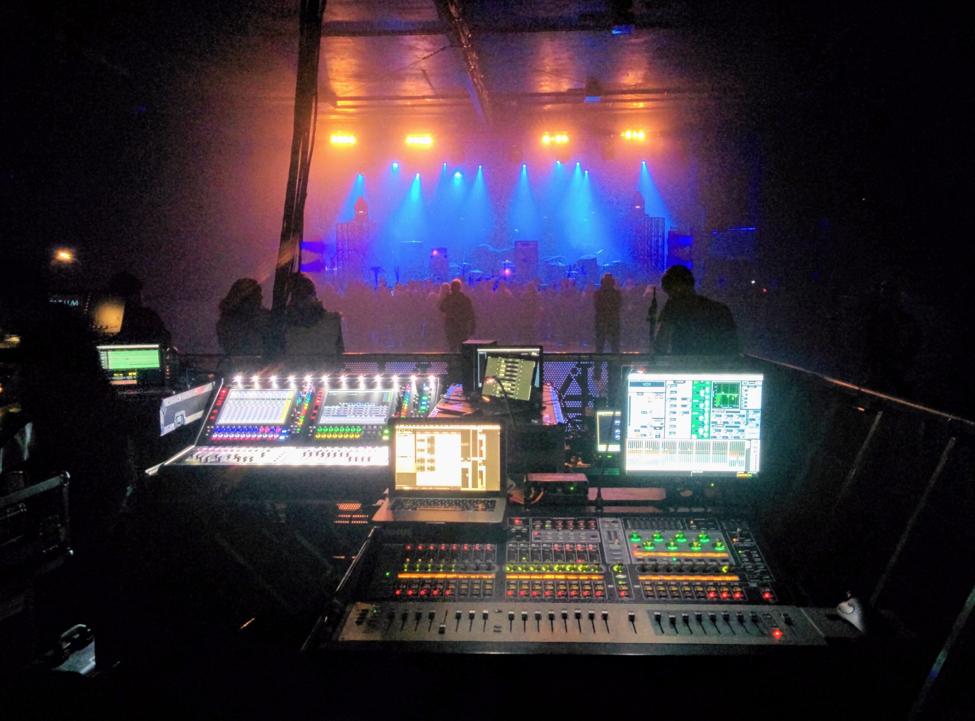 nothing, nowhere. – o2 Manchester 2017